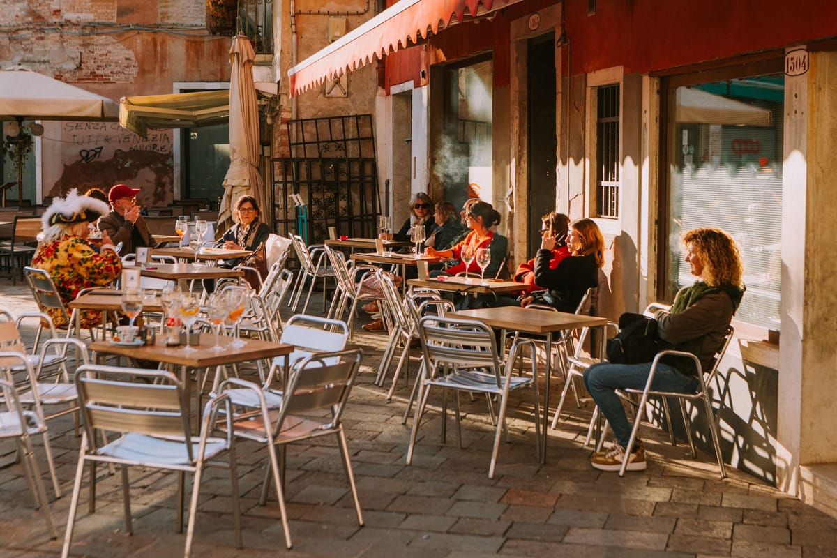 Se faire des amies après 35 ans aux Baléares : pourquoi c'est si dur ?