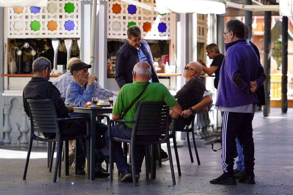 Le regard français : la bise, le tutoiement et le parler fort aux Baléares
