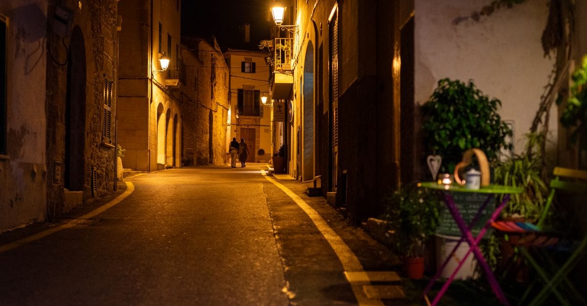 La cucaracha aux Baléares : petite ode (presque) affectueuse au cafard insulaire