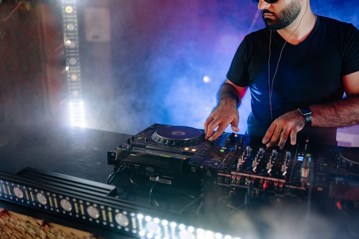 Faire la fête aux Baléares : le guide des clubs d'Ibiza (et la saison 2026) ?