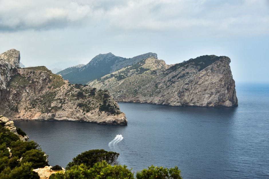 'Taxi boats' land 72 migrants in the Balearics in a day