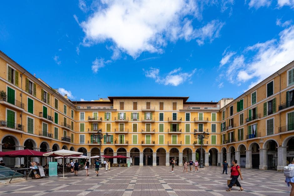 Government refuses to clear Palma's 20-tent housing protest