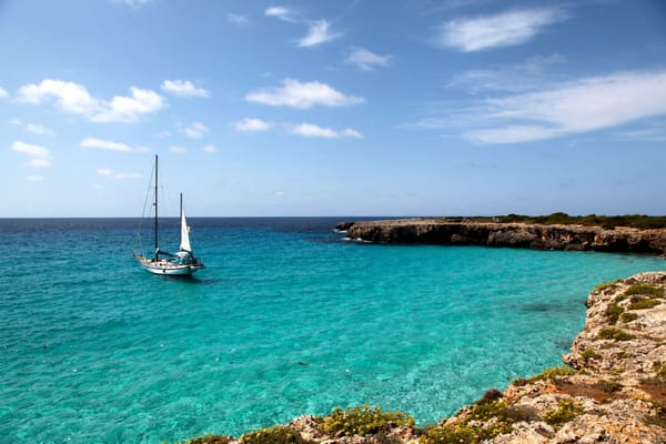 Où faire de la voile et louer un bateau aux Baléares ?